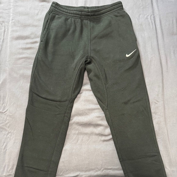 Men’s Nike Joggers - Picture 1 of 3